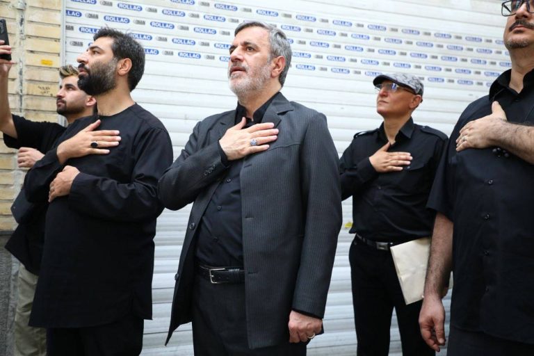 حضور شهردار منطقه۱۲ در مراسم عزاداری اباعبدالله الحسین علیه‌السلام بازار بزرگ تهران