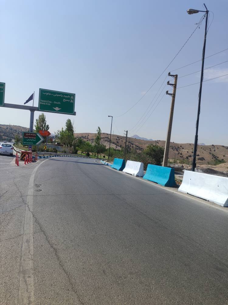 رنگآمیزی تجهیزات ترافیکی اتوبان بابایی برای افزایش ایمنی و رضایت شهروندان رنگآمیزی تجهیزات ترافیکی اتوبان بابایی برای افزایش ایمنی و رضایت شهروندان
