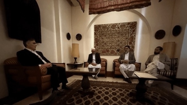 توضیح بانک مرکزی درباره عکس فرزین با صرافان هرات