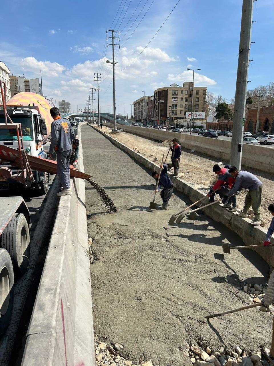 روانسازی تردد در معابر منطقه یک با حذف تخلف پارک حاشیه ای