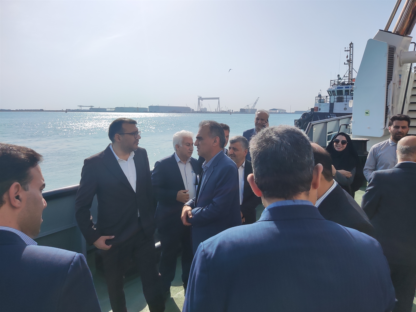 بازدید مدیر عامل اموال تملیکی از گمرک و اداره بندر استان بوشهر