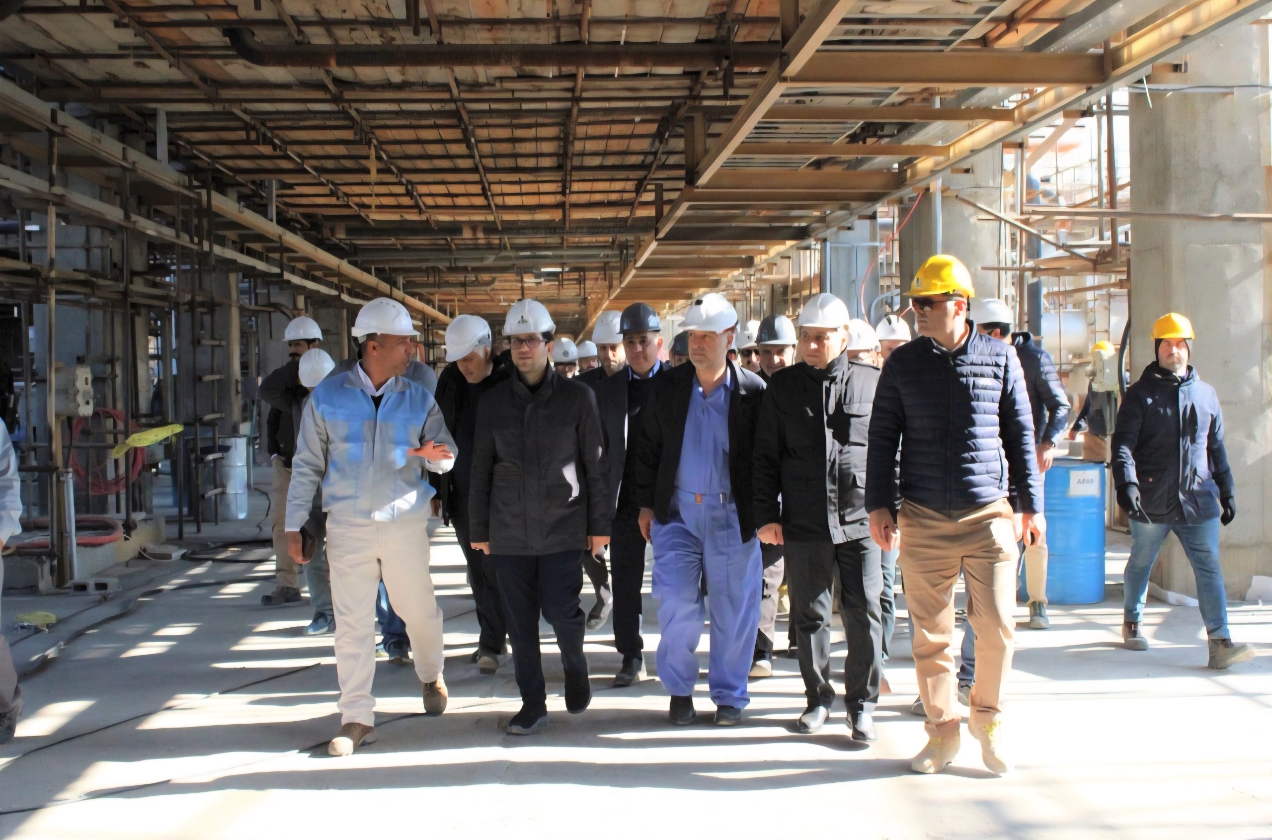 بازدید معاون وزیر نفت از پروژه‌های CCR و پست برق شهری پالایشگاه تهران