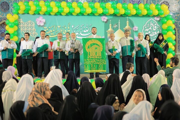 جشن بزرگ «ماه دختران ری» در حرم حضرت عبدالعظیم (ع) برگزار شد جشن بزرگ «ماه دختران ری» در حرم حضرت عبدالعظیم (ع) برگزار شد
