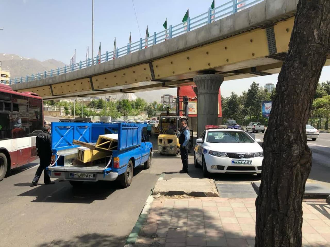 انجام ايمنسازی پل تقاطع چمران – یمن بدون توقف ترافیکی انجام ايمنسازی پل تقاطع چمران – یمن بدون توقف ترافیکی