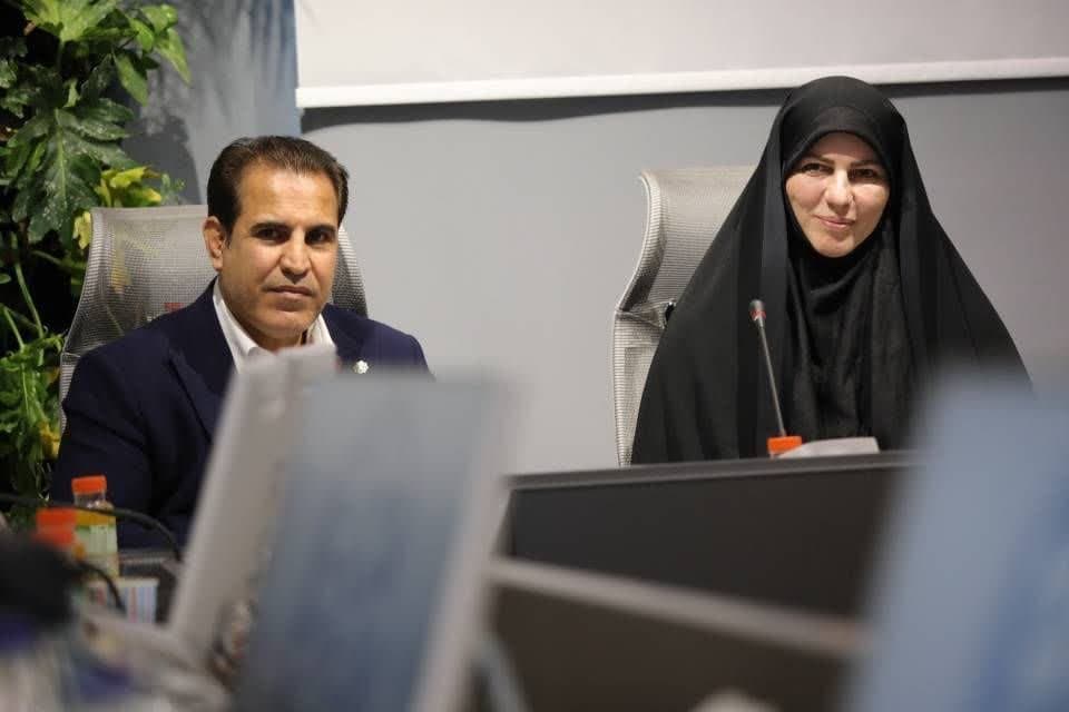 پویش «مام میهن» با تجلیل از بانوان جهادگر در منطقه ۱۳ برگزار شد پویش «مام میهن» با تجلیل از بانوان جهادگر در منطقه ۱۳ برگزار شد