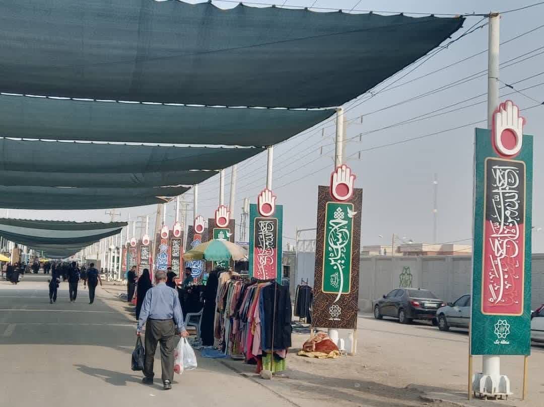 روایتگری عاشورایی در مسیر زائران اربعین در شلمچه روایتگری عاشورایی در مسیر زائران اربعین در شلمچه