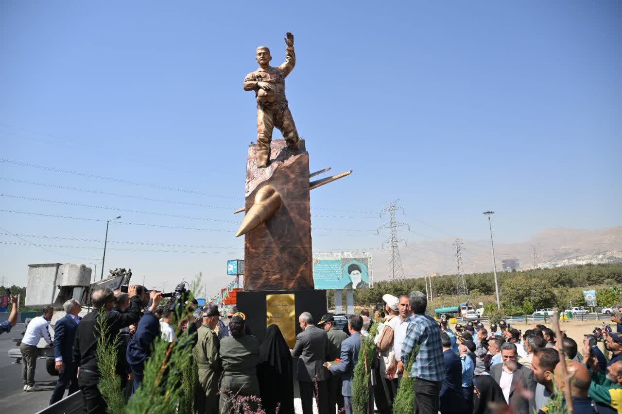 نصب تندیس شهید بابایی در ورودی تهران، پاسداشت قهرمانان همیشه زنده