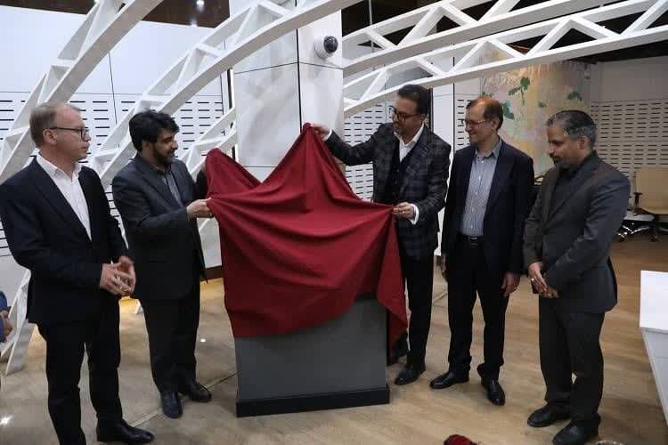 رونمایی از کتاب «ماجراهای آقای ۲ شواری» در حوزه حملونقل و ترافیک رونمایی از کتاب «ماجراهای آقای ۲ شواری» در حوزه حملونقل و ترافیک