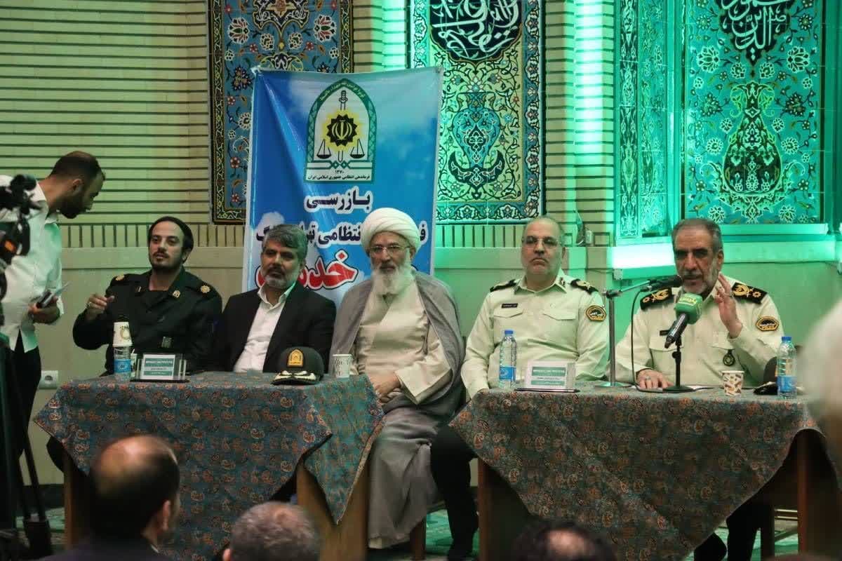 رسیدگی به بیش از ۱۱۰ پرونده شهری در میزخدمت مسجدمحور منطقه۴ رسیدگی به بیش از ۱۱۰ پرونده شهری در میزخدمت مسجدمحور منطقه۴