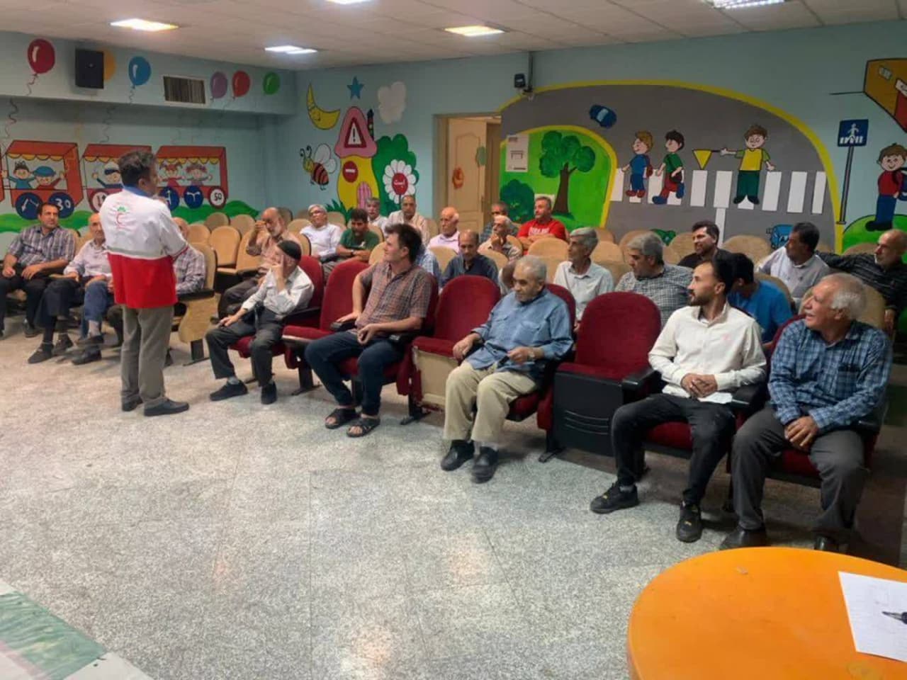 برگزاری دومین مرحله پویش آموزش همگانی شهرآماده ویژه تاکسیرانان منطقه ۲۰ برگزاری دومین مرحله پویش آموزش همگانی شهرآماده ویژه تاکسیرانان منطقه ۲۰