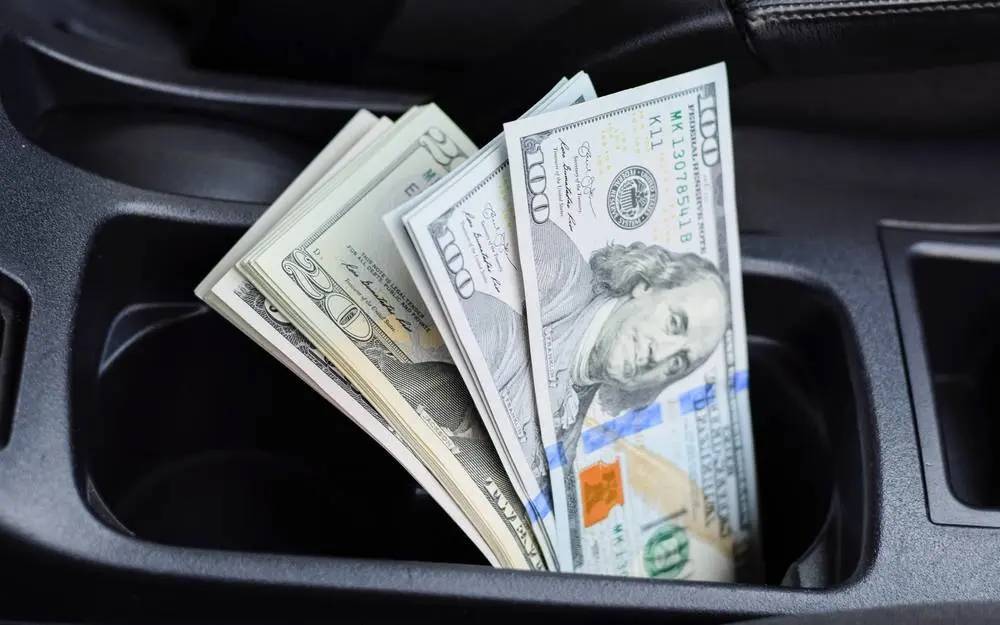 صنایع خودرویی به تنهایی ۱۵ درصد از کل ارز اقتصاد کشور را گرفتند صنایع خودرویی به تنهایی ۱۵ درصد از کل ارز اقتصاد کشور را گرفتند