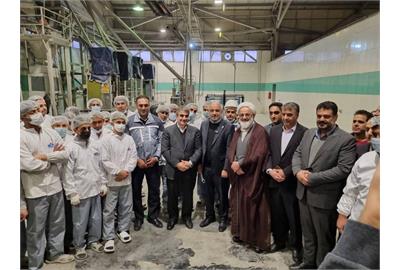 توسعه ساخت مسکن کارگری و انتقال حسابهای شرکتها به استانها پیگیری میشود توسعه ساخت مسکن کارگری و انتقال حسابهای شرکتها به استانها پیگیری میشود