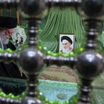 رهبر انقلاب در مرقد مطهر امام راحل (ره) حضور یافتند