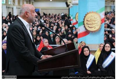 روایت وزیر کار از برنامه‌های دولت برای کارگران و نقش بی‌بدیل کارگران در ارتقای معیشت و رفاه جامعه