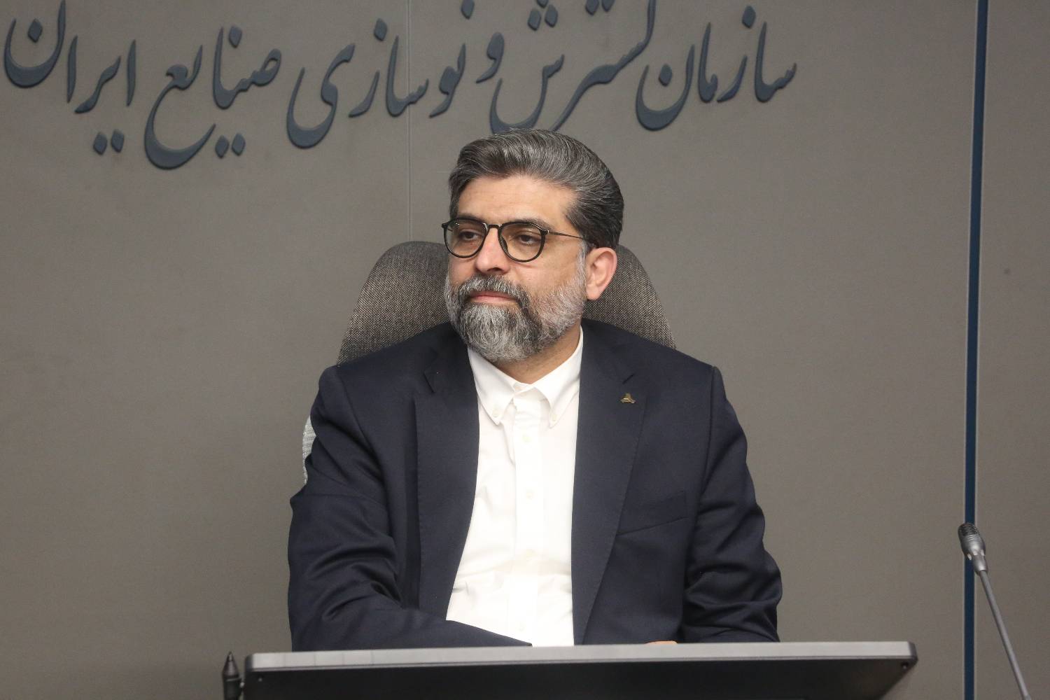 عرضه خودرو در بورس؛ منافع احتمالی تولیدکنندگان در گرو زیان خالص مردم