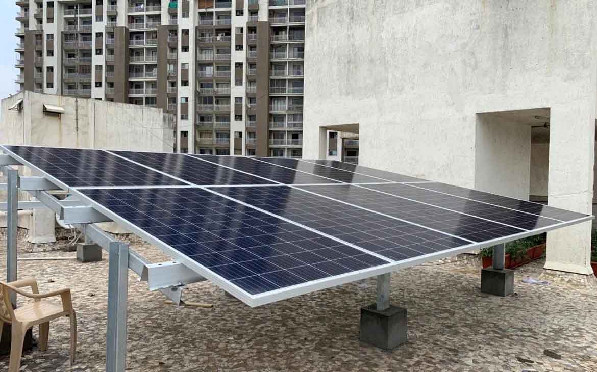 آغاز طرح توسعه هزار مگاوات نیروگاه خورشیدی پشت‌بامی با همکاری پلتفرم‌ها و بانک‌ها