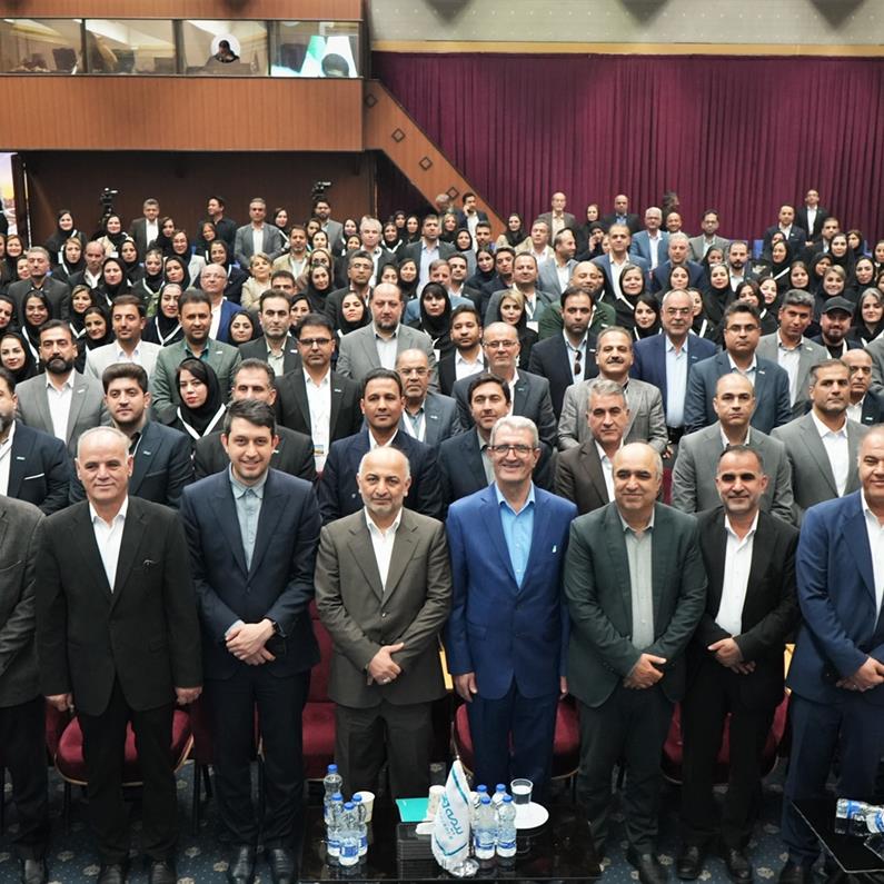 مدیرعامل بیمه دی: نقش شبکه فروش در توسعه فرهنگ بیمه بی‌بدیل است